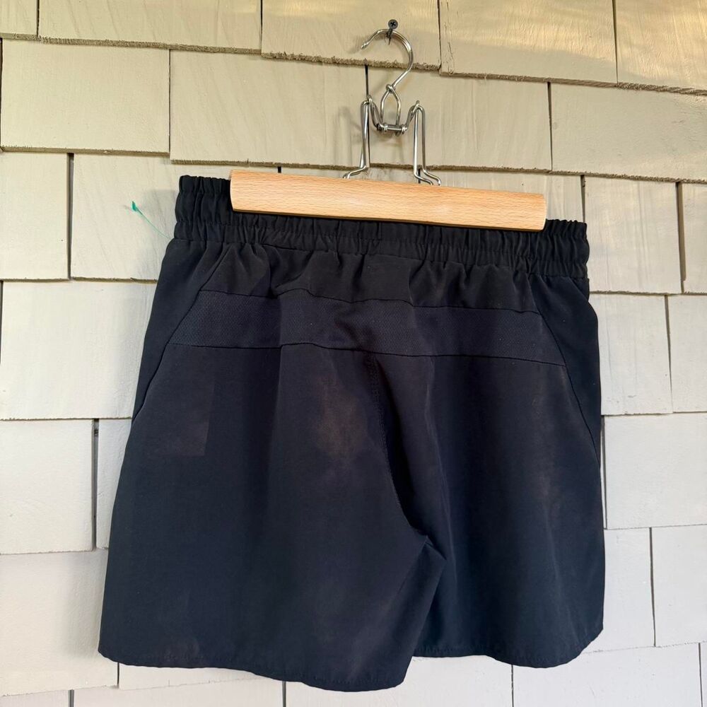 Youngla Men's Black Shorts - Picture 2 of 3